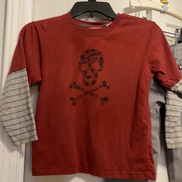 Boys 7 long sleeved shirt and jeans set - Picture 2 of 6